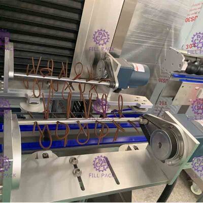 دو رانندگی با چهار تیغه ماشین برچسب گذاری بطری با راننده پاناسونیک نصب شده است