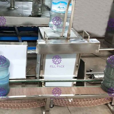 بشکه پلاستیک 5 گالن دستگاه پرکن آب اتوماتیک بسته بندی کوچک