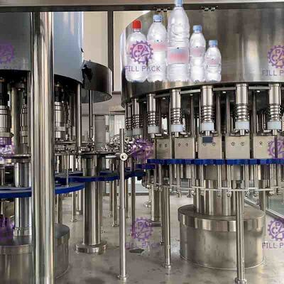 3 در 1 دستگاه پرکن بطری پلاستیکی مونو بلوک برای آب معدنی 18 سر