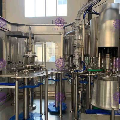 بطری پلاستیکی کوچک PET کامل خودکار 3000BPH دستگاه بطری پرکن آب 3 در 1 برای آب آشامیدنی معدنی خالص