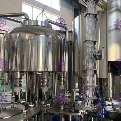 بطری پلاستیکی کوچک PET کامل خودکار 3000BPH دستگاه بطری پرکن آب 3 در 1 برای آب آشامیدنی معدنی خالص