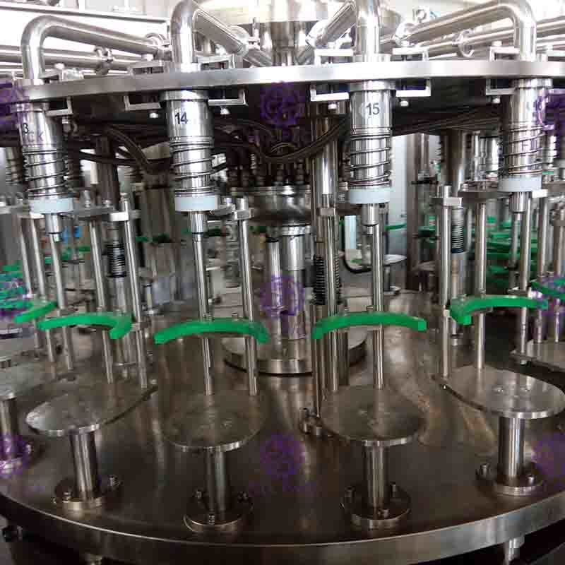 چند منظوره 8 سر دستگاه پر کردن بطری آب 800BPH برای بطری 5L