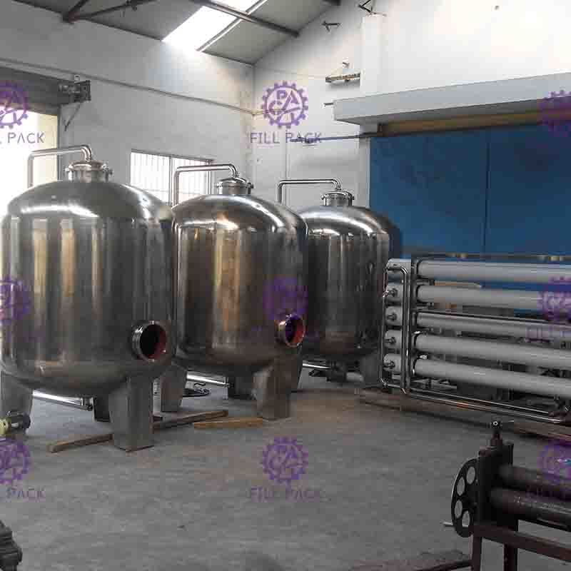 3.15kw سیستم تصفیه آب خالص سیستم اسمز معکوس تصفیه آب 3000L / H